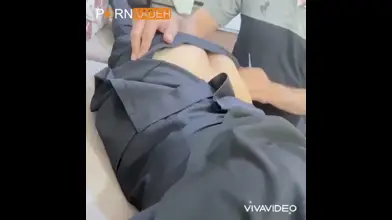 بنت إيرانية ساخنة تتلقى إبرة الدكتور الفاسد في كسها