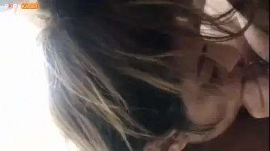 فتاة تركية ساخنة تتلقى نيك قوي في كسها من شريكها