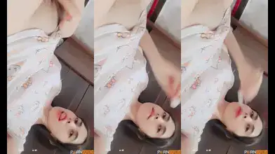 فتاة إيرانية ساخنة تستمني بنفسها بشكل جميل وفاجر