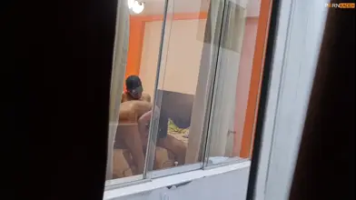 فيديو سكس مخفي لصاحبي ينيك زوجته في فندق – جنس منزلي ساخن