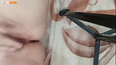 استمناء الصباح والنشوة الجنسية لفتاة جامعية جذابة وممتلئة.